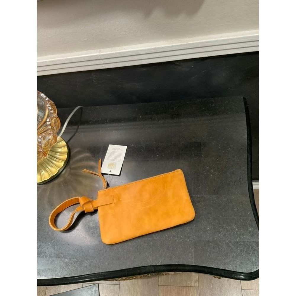 513- Able Wristlet NWT